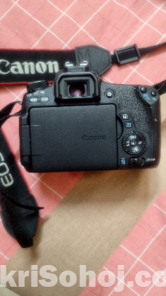 Canon eos 8000d DSLR